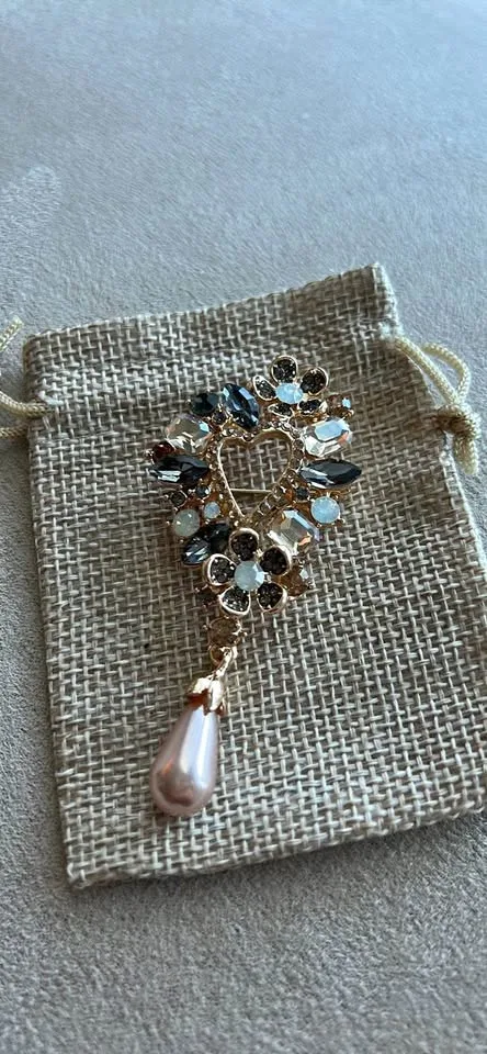 Heart Brooch thumbnail