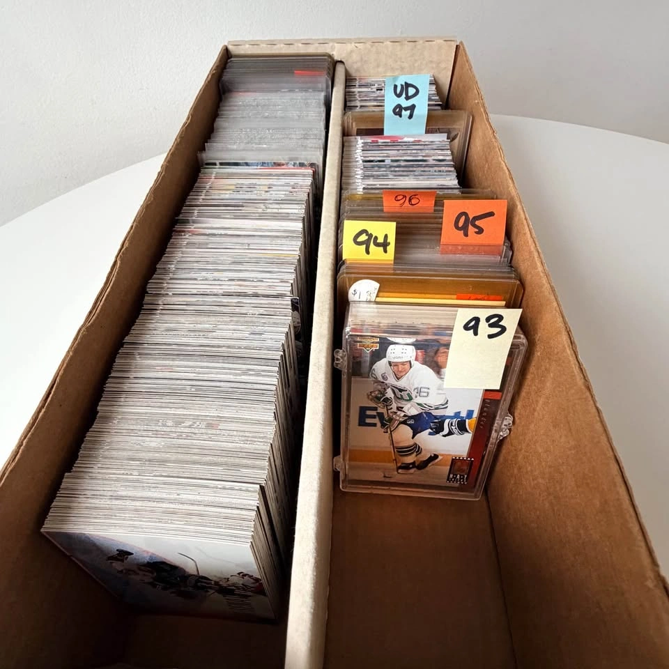 1500x Assorted 1993-97 UD Hockey Cards - photo 3