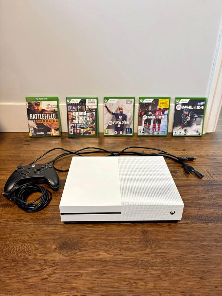 Xbox One S Bundle - Console, Controllers + 5 Games