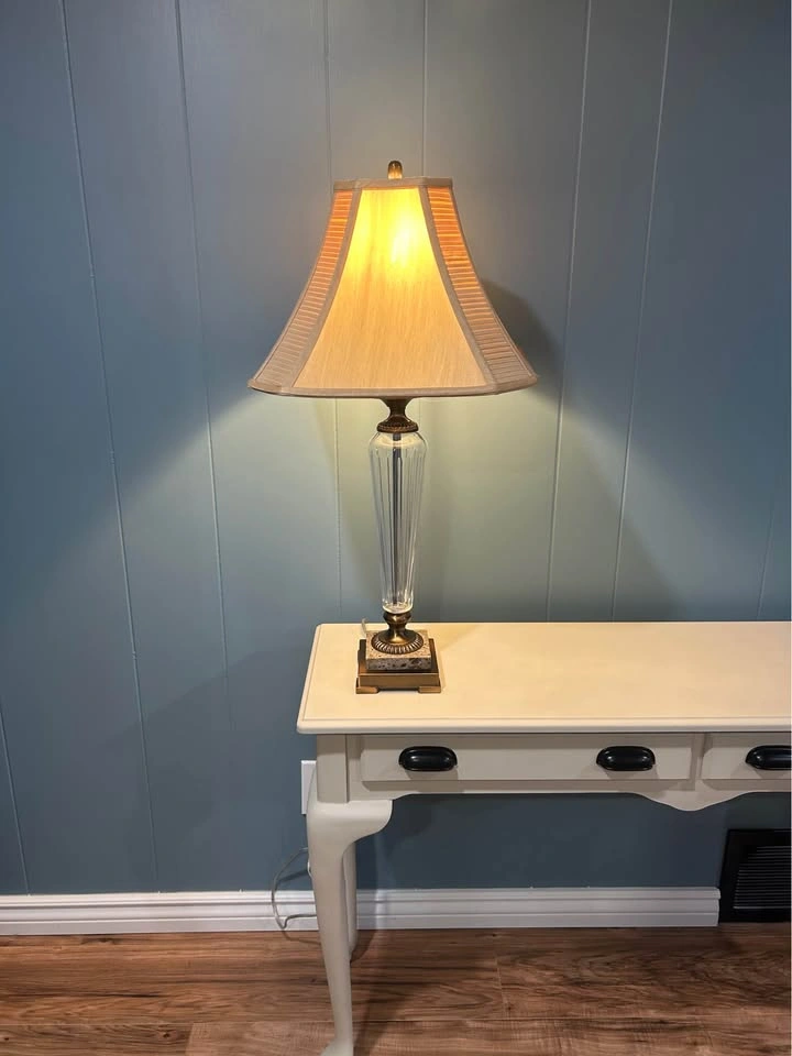 Elegant Table Lamp - Need Gone! - photo 2