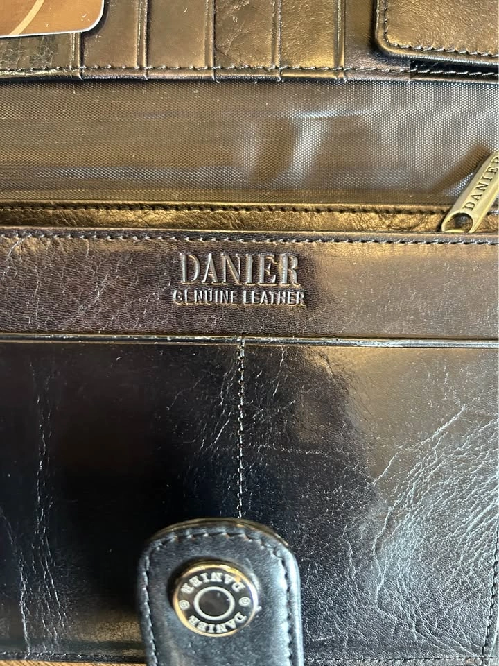 Danier Genuine Leather Wallet Organizer & Pouch Set - photo 5