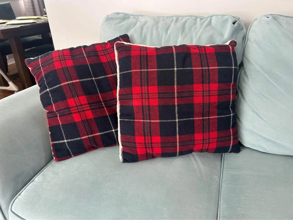 Plaid Christmas Pillows - photo 2
