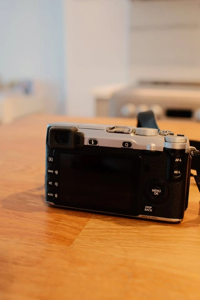 Fujifilm X-E2S + 35mm F/2 R WR lens - photo 2