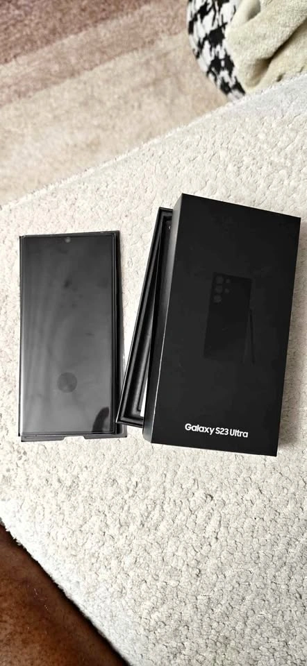 Samsung Galaxy S23 Ultra - 256gb - 2 Cases & Privacy Screen