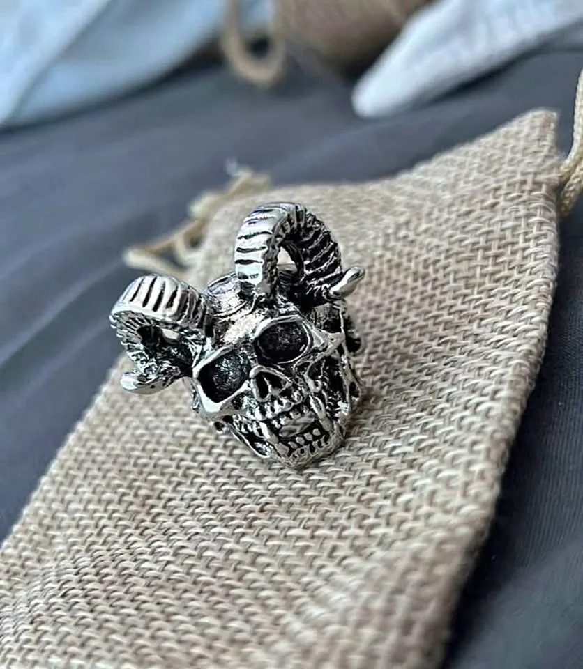 Men’s horned Skull Ring SZ 9 thumbnail