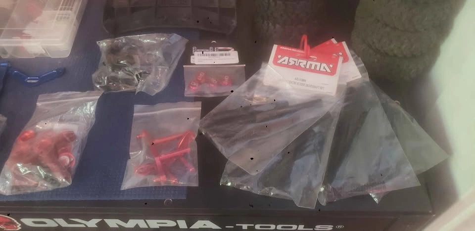 Arrma Typhoon v3 1/8 Scale RC Car w/ Parts & Workbench - photo 2