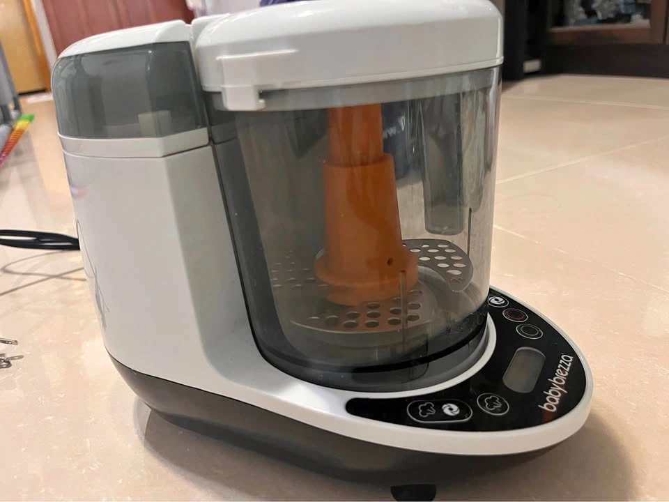 Baby Brezza One Step Food Maker Deluxe w/ Pouches & Accessories