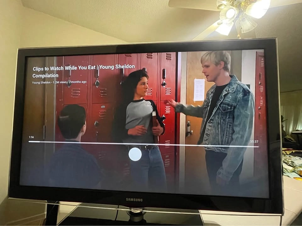 46-Inch Samsung 1080p LCD TV - photo 3
