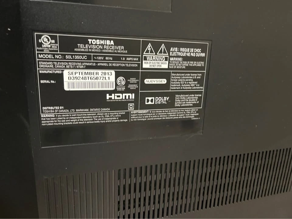 50" Toshiba 1080p LED TV with Remote - Excellent Condition - photo 3