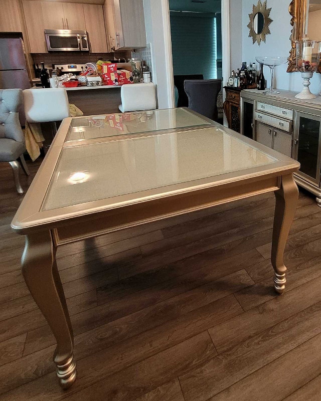 Ashley Furniture Diningroom Table in very GOOD condition - photo 3