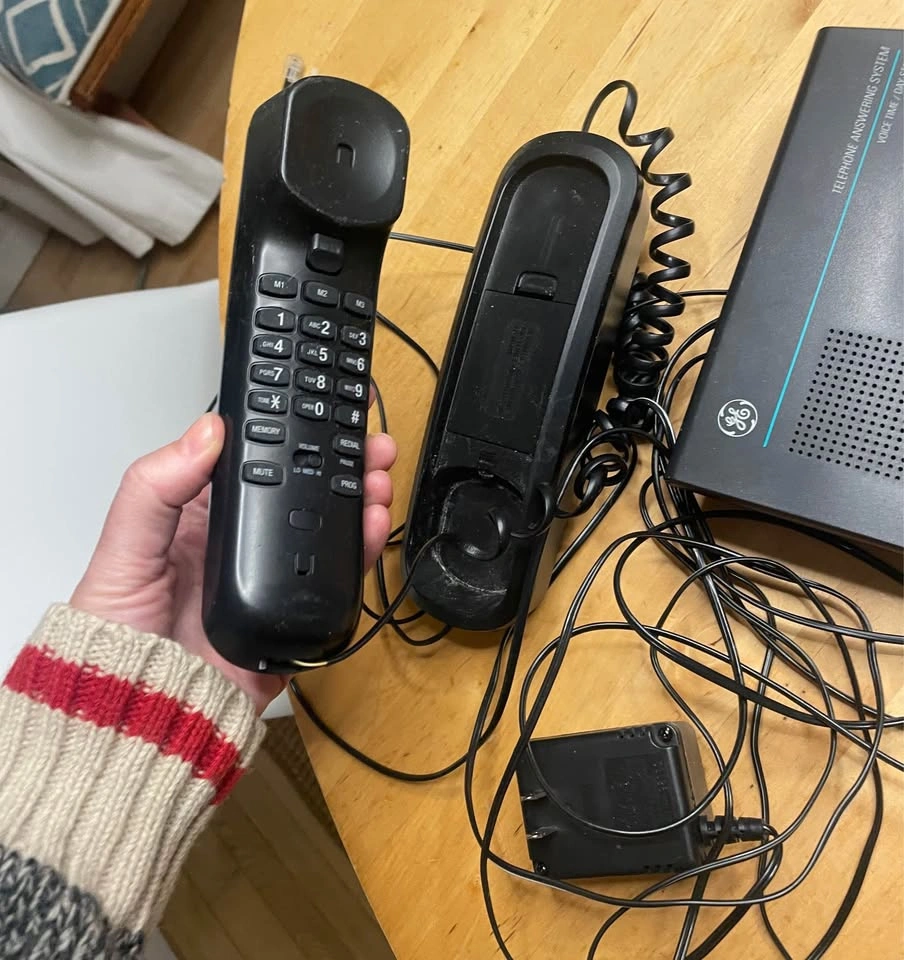 Answering machine with telephone - photo 2