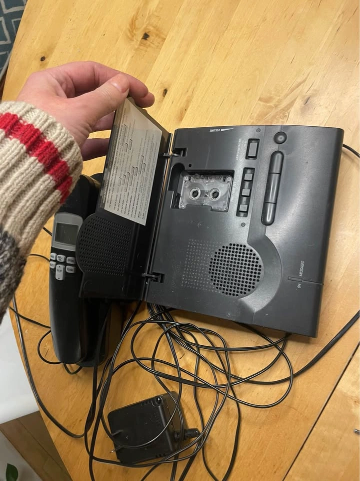 Answering machine with telephone - photo 3