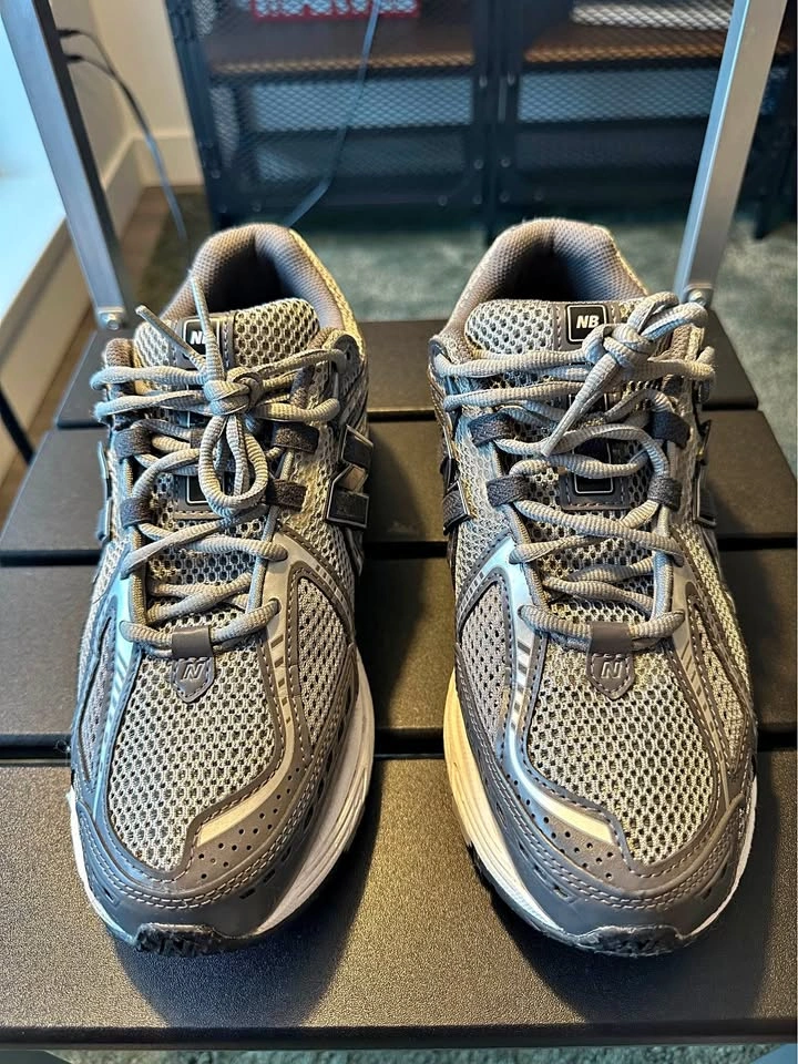 New Balance 1906R “Magnet” – Size 10 US