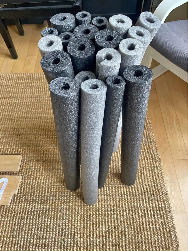 Bundle of 2 ft long foam noodles / isolation