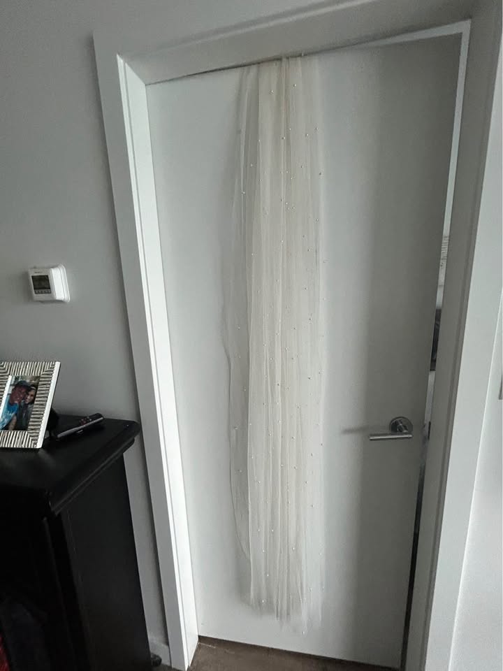 Pearl floor length Veil soft white ivory - photo 3