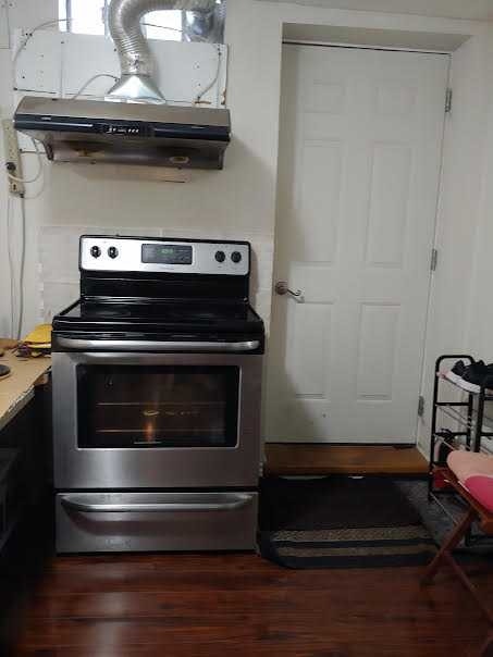 Room Near Sheridan Brampton Girl Only - photo 2