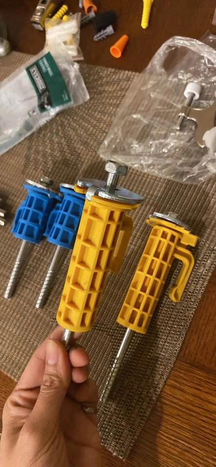 4 Toggle Bolts Drywall Anchors - photo 2