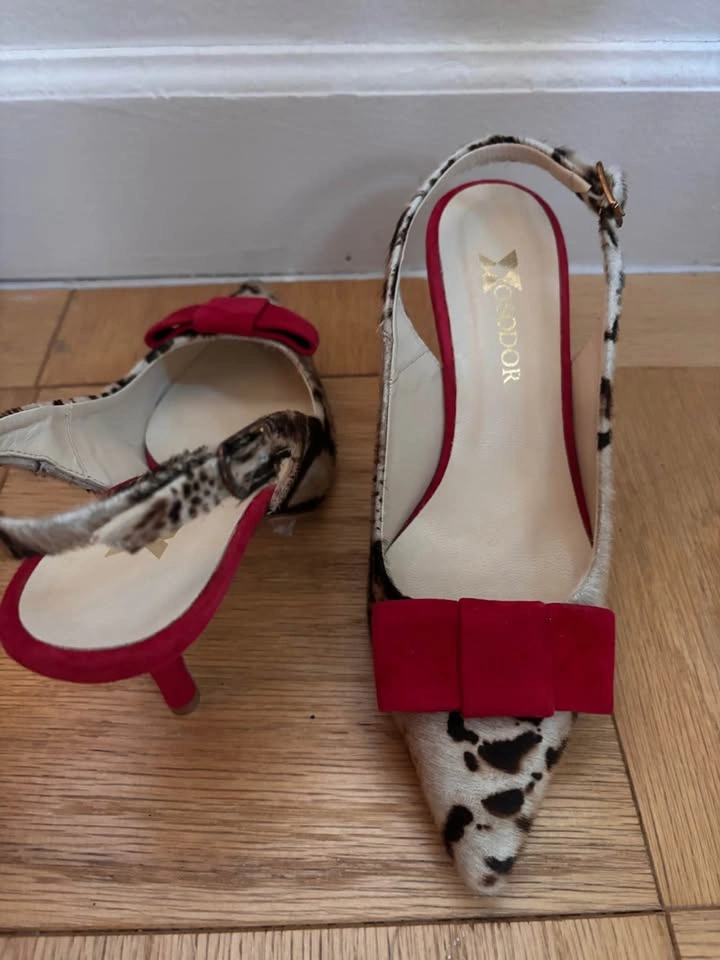 Leopard Print Slingback Heels with Red Bows - photo 4