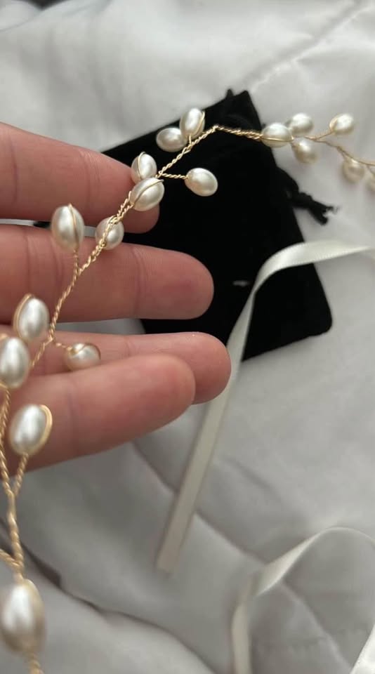 Gold & Pearl Bridal Hair Piece - photo 2