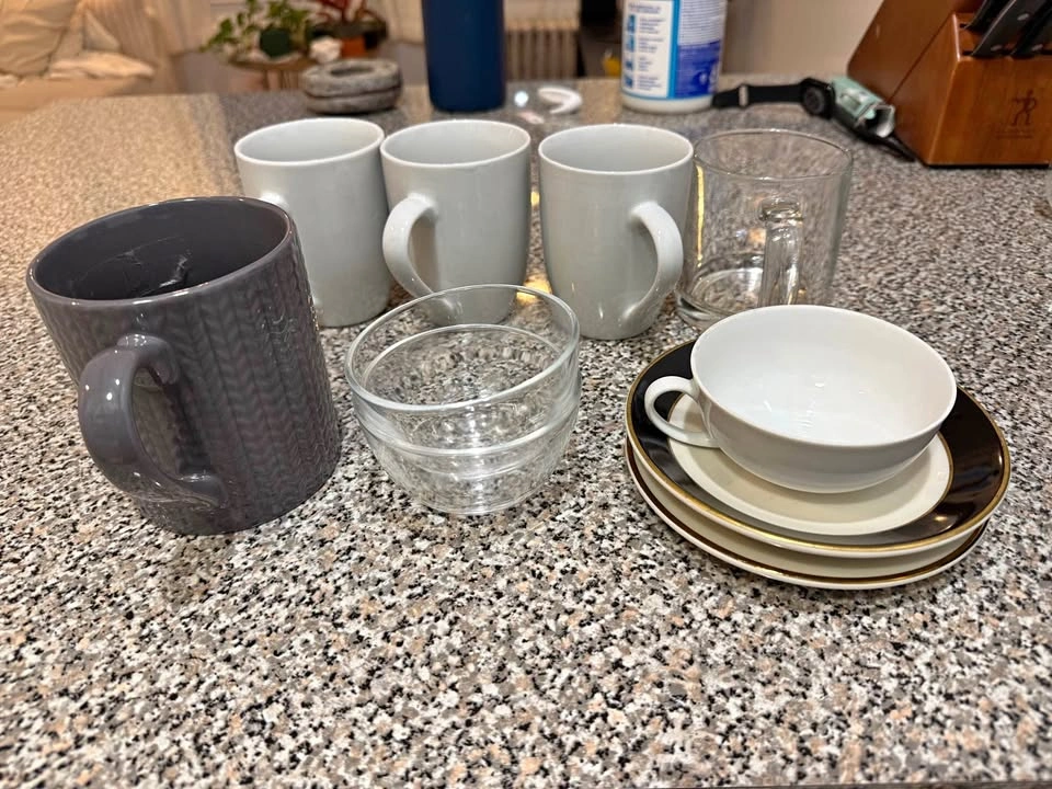Coffee mugs, tea cups