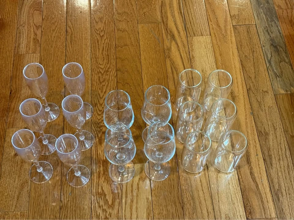 Glassware Set - 6 Tall Glasses, 4 Wine Glasses, 6 Plastic Champa - photo 2