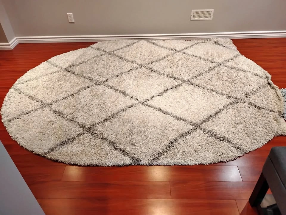 White and Grey Shaggy Lattice Area Rugs