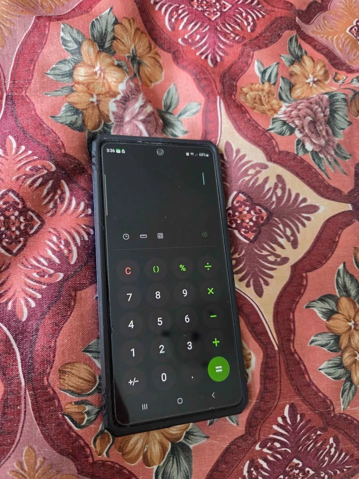 Samsung S20 FE 5G 128GB – Excellent Condition + SD Card & Extras - photo 4