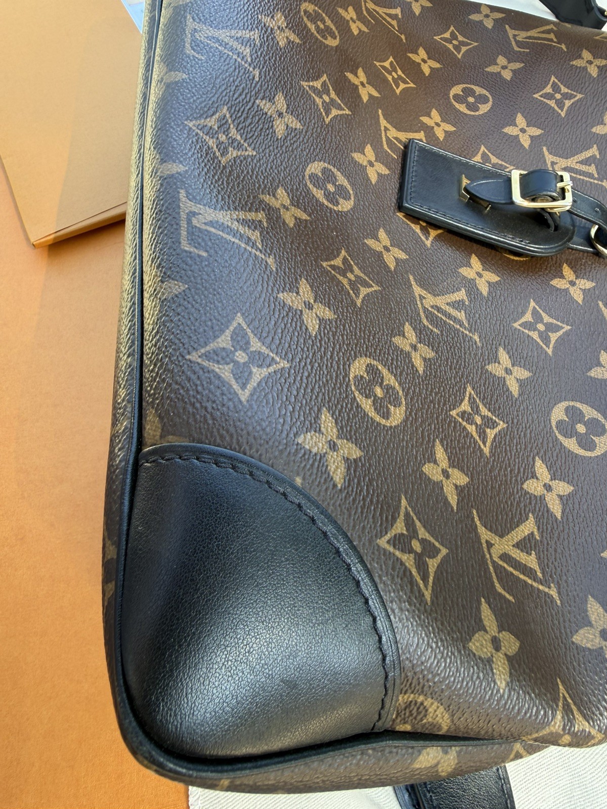 Authentic Louis Vuitton Odeon MM Shoulder Bag - photo 5