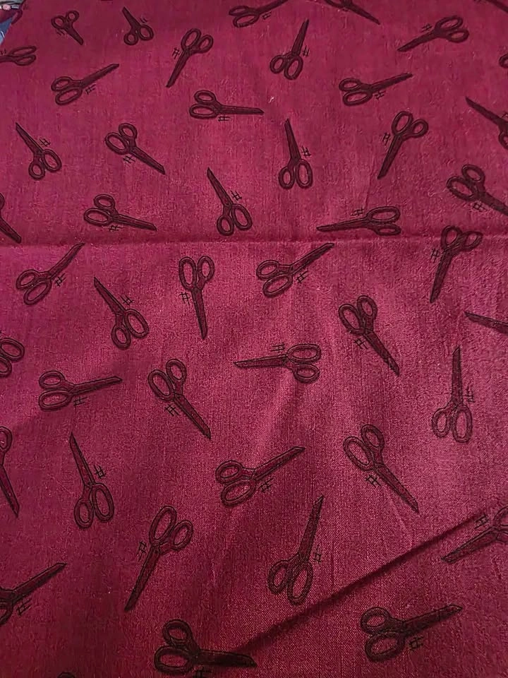 4 Pieces of Sewing Themed Print Cotton Fabrics - photo 3