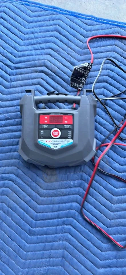 Schumacher Electric 15-Amp Rapid Charger for Automotive and Mari