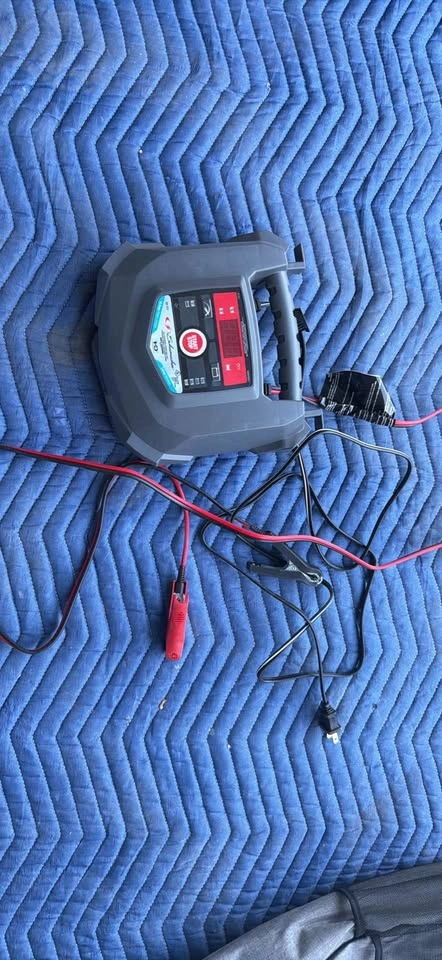 Schumacher Electric 15-Amp Rapid Charger for Automotive and Mari - photo 2