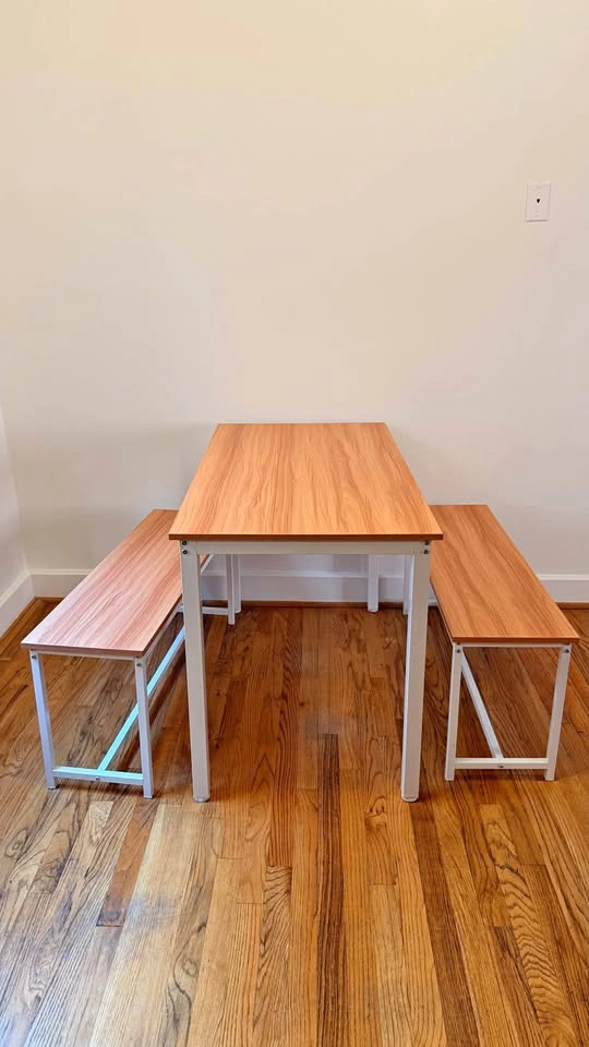 Table / Dining Table