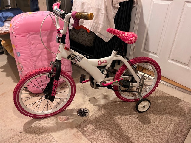 Kid’s bike with training wheels - photo 2