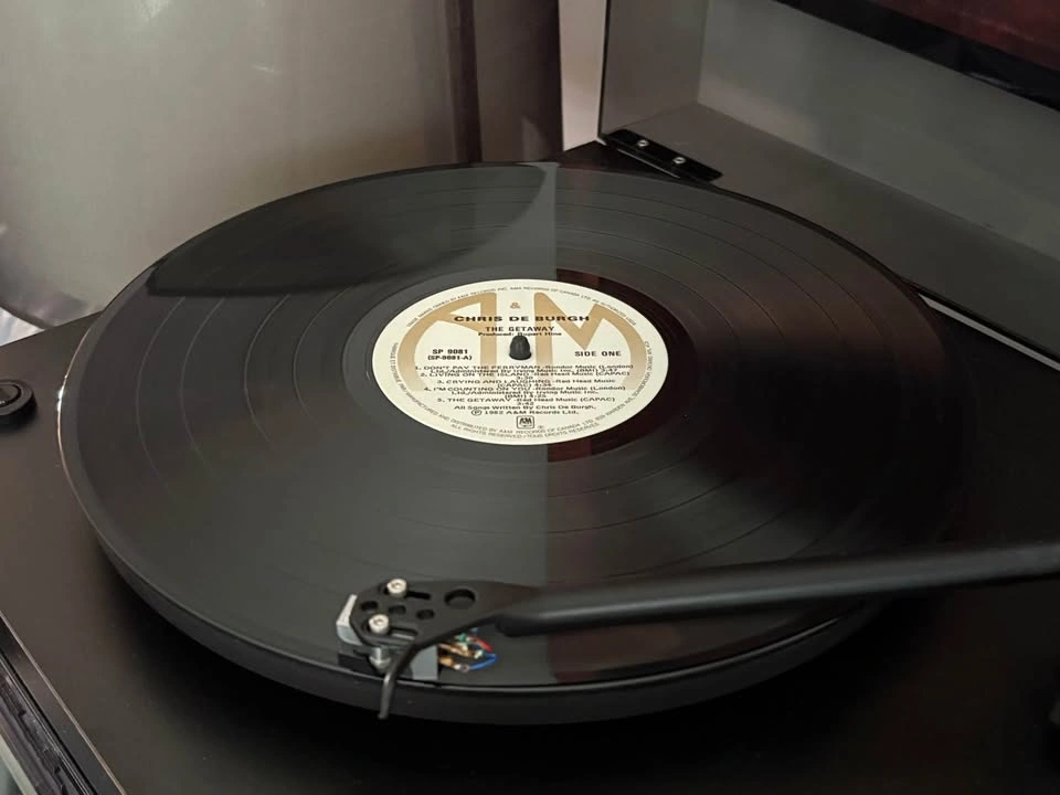 Vintage Vinyl: Chris de Burgh – The Getaway (1982 LP) - photo 2