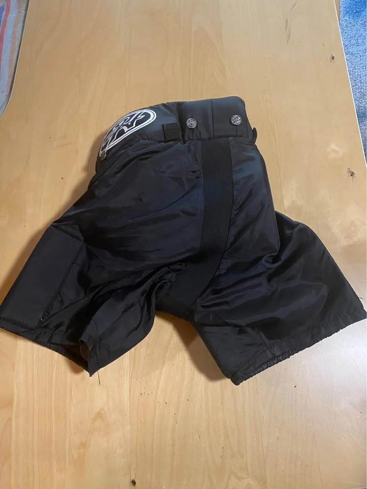 Youth Hockey Pants - Small - photo 2