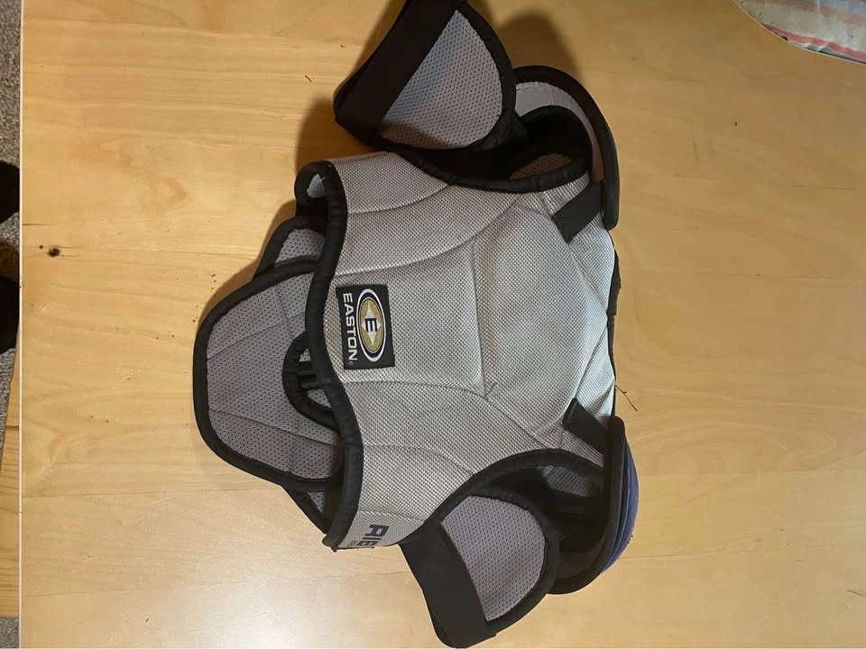Youth Hockey Shoulder Pads - photo 2
