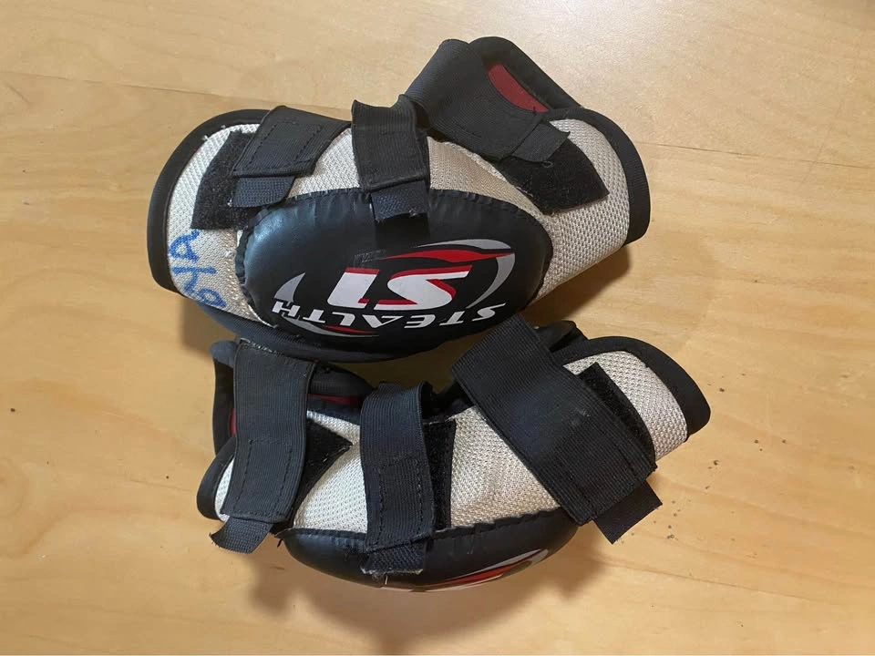 Youth Hockey Elbow Pads - photo 2