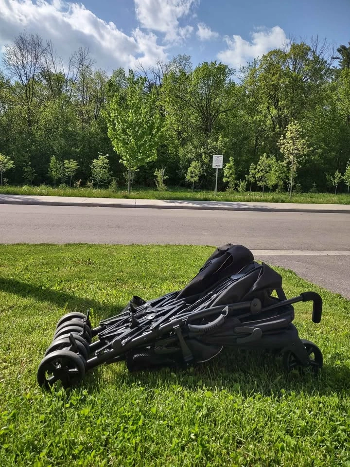 Gently Used guzzie + Guss Side-by-Side Double Stroller - photo 4