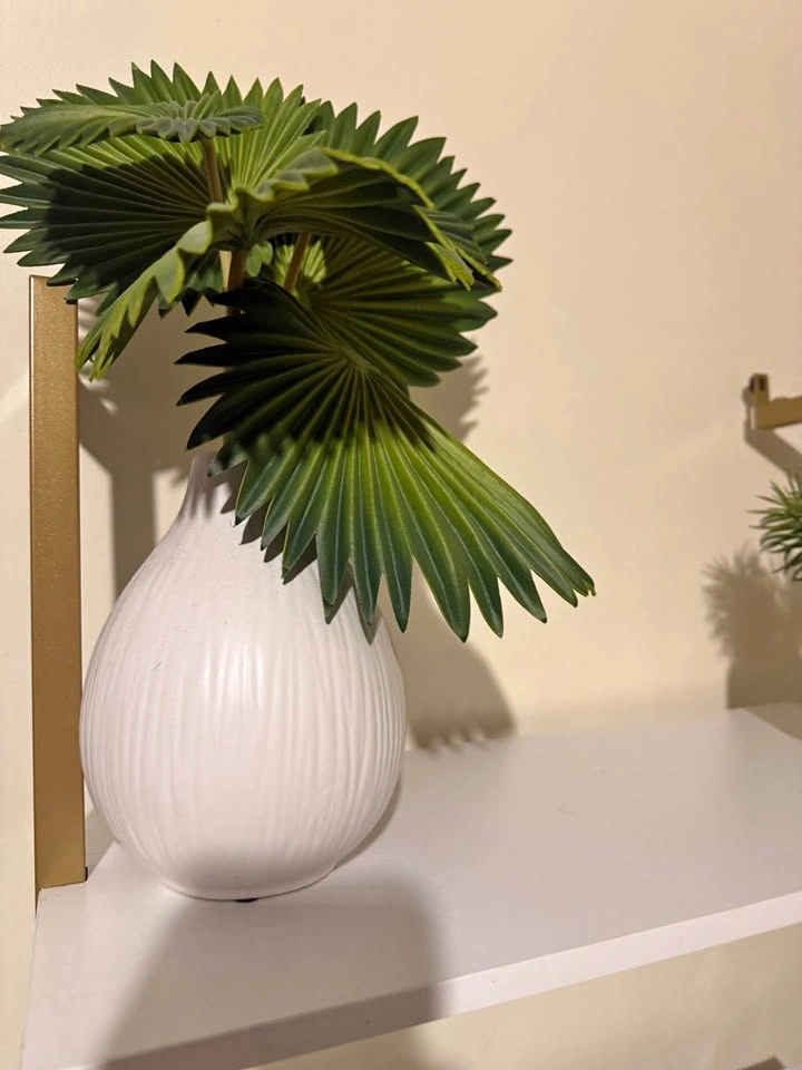 Moving Sale: Flower Decorations