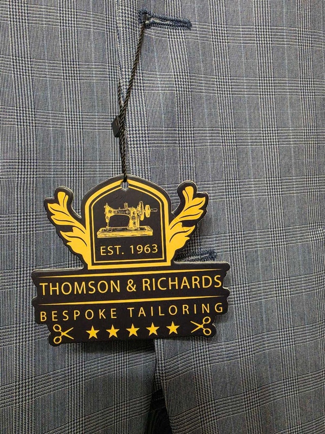 New Thomson & Richards 3 Piece Suit- Size 34 - photo 2