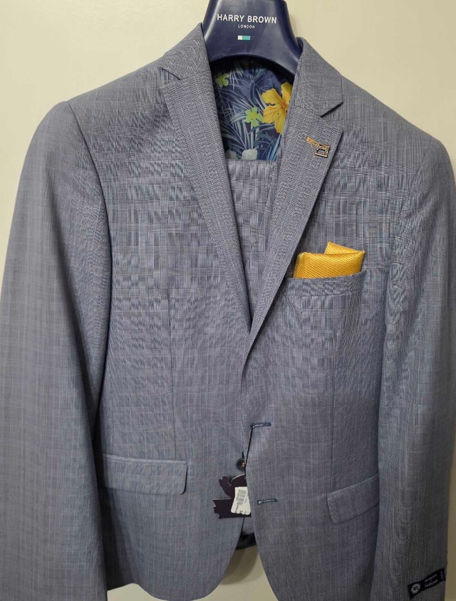 New Thomson & Richards 3 Piece Suit- Size 34 - photo 5