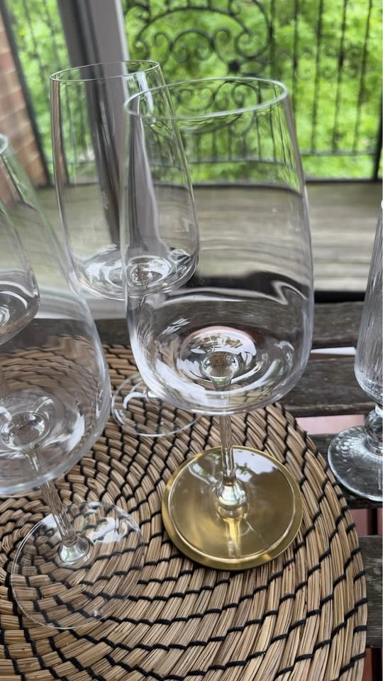 Modern Wine Glass Set + FREE Champagne Glasses & Gold Coasters - photo 3