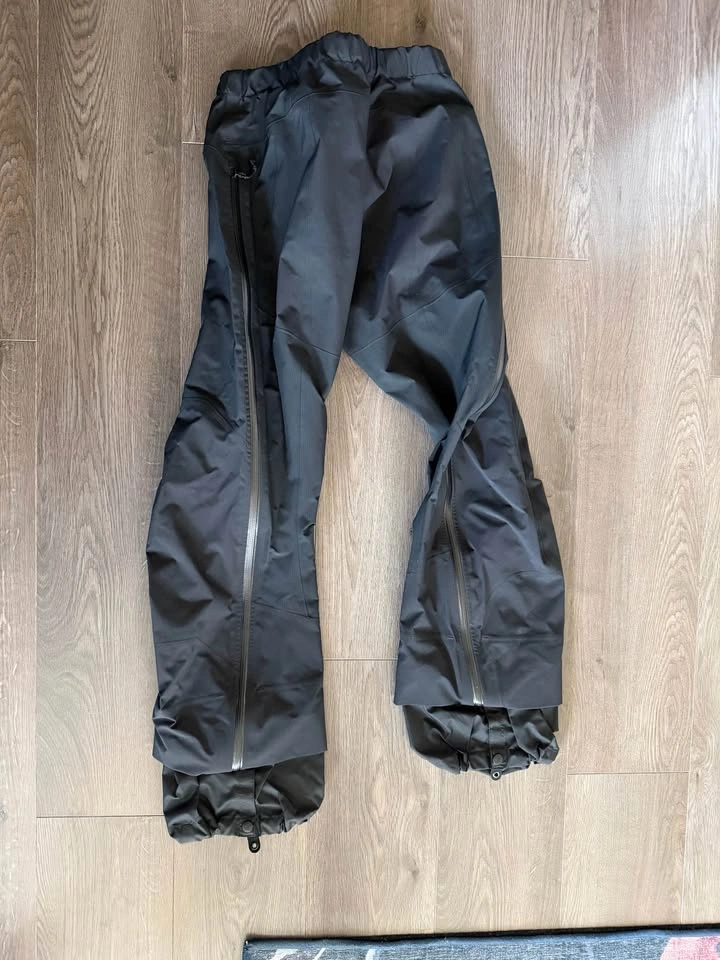 Arc'teryx Beta AR Pants - Woman's Small - photo 2