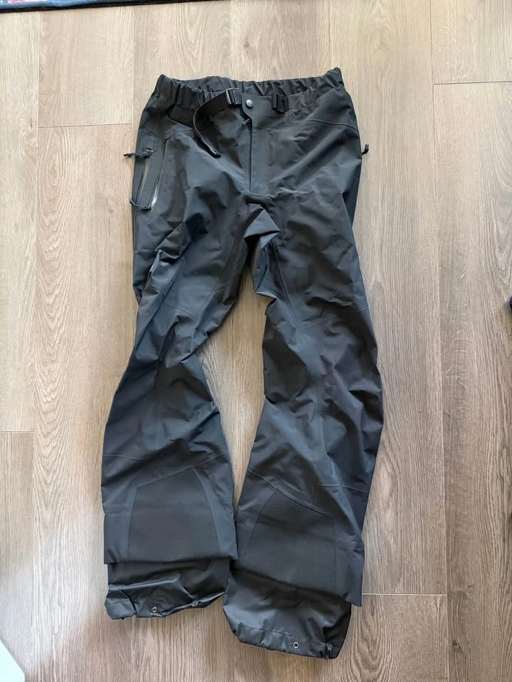 Arc'teryx Beta AR Pants - Woman's Small - photo 3
