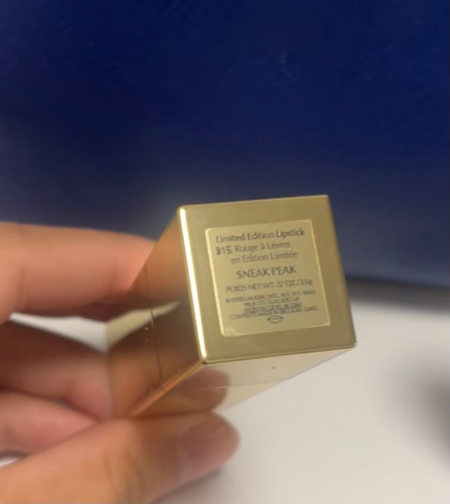 Estée Lauder Limited Edition B15 "Sneak Peak" Lipstick - photo 3