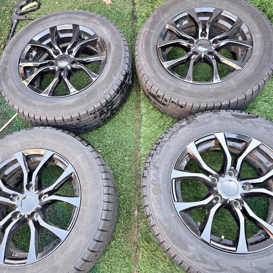 235/65/17 Yokohama Winter Tires w/ RWC Black Alloy Rims 5x127
