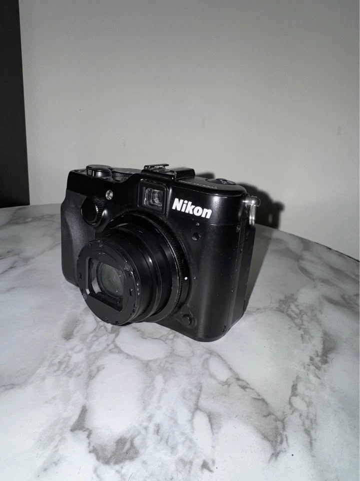 Nikon P7100 Vintage CCD Digital Camera $300 OBO - photo 3