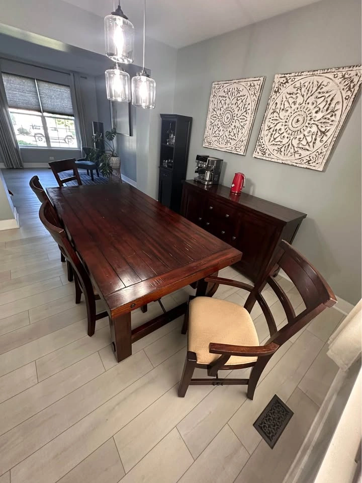 🔥 Beautiful Solid Wood Dining Table Set – Seats Up to 10! 🔥 - photo 3