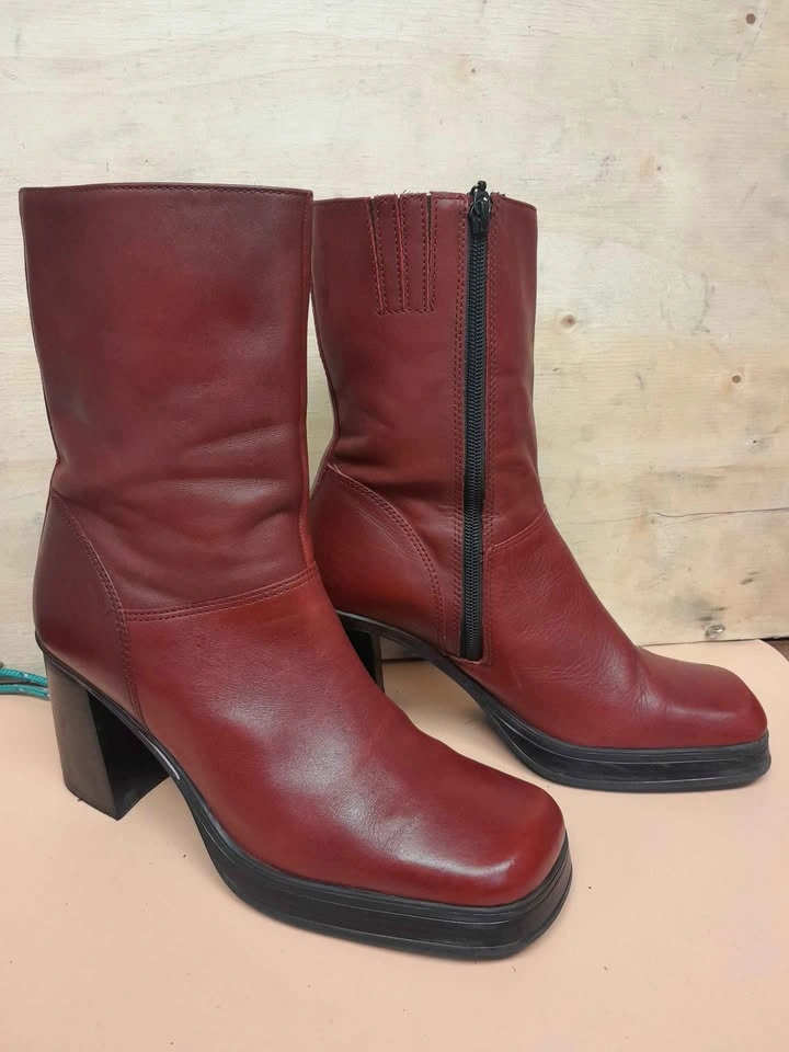 Vintage TOMMY HILFIGER Boots - Women's Size 10 - photo 2