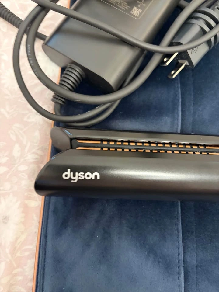 Dyson Cordless Straightener - photo 2